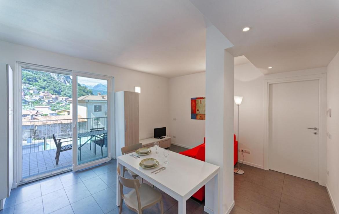 Modern Apartments Lake View With Pool Musso Exteriér fotografie