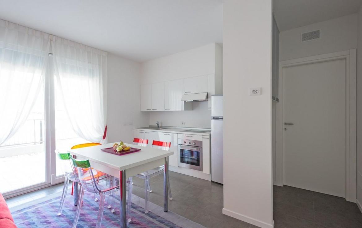 Modern Apartments Lake View With Pool Musso Exteriér fotografie